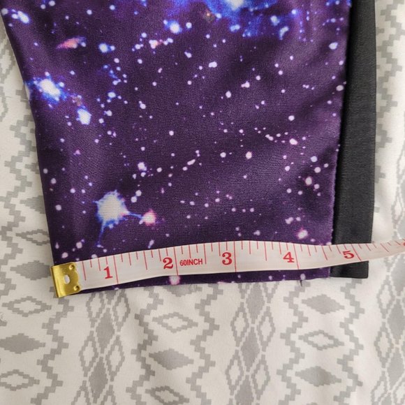 Capri pants with interesting galaxy stars design. - Picture 9 of 9